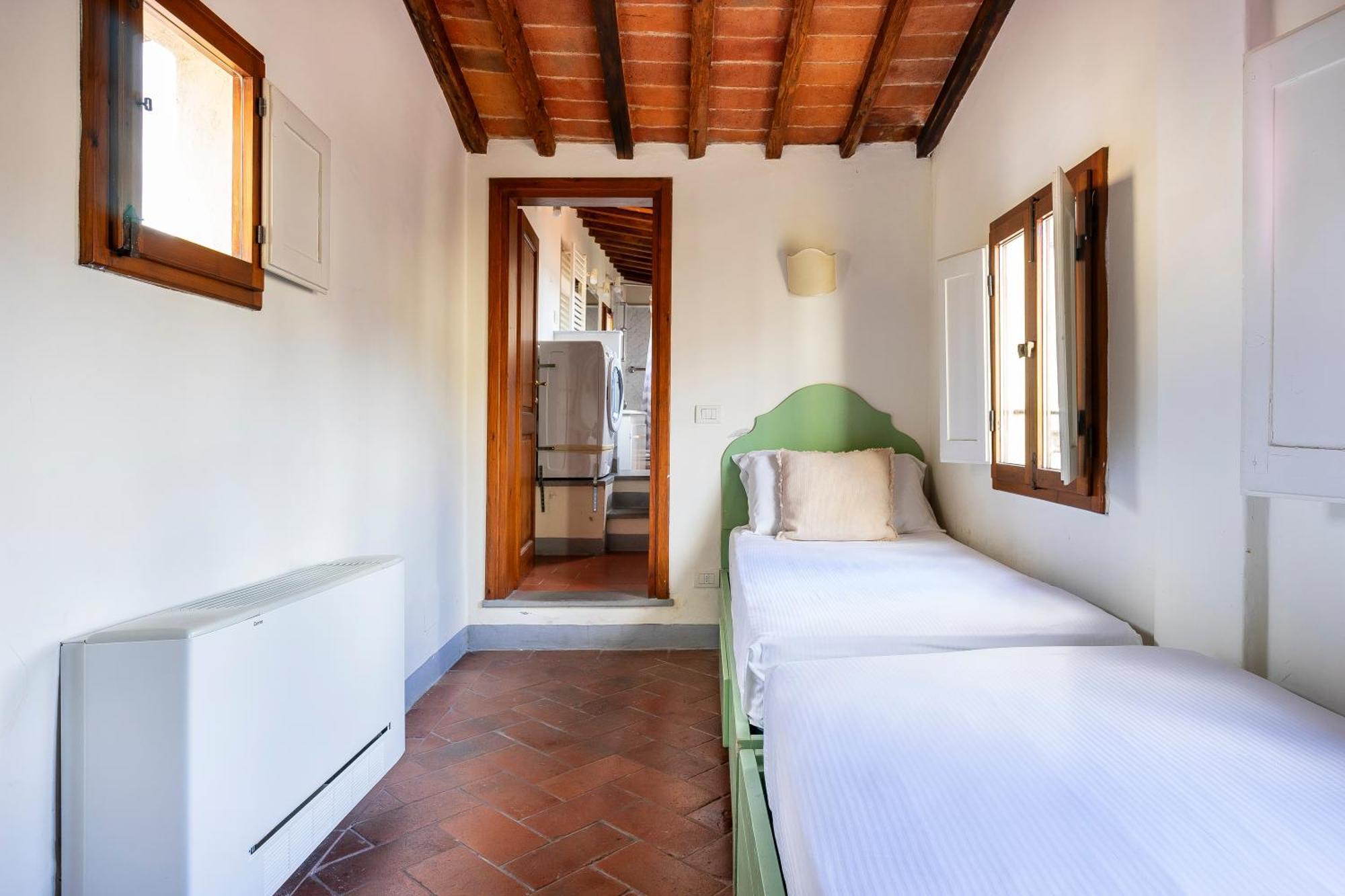 Piazza Santa Croce Apartment